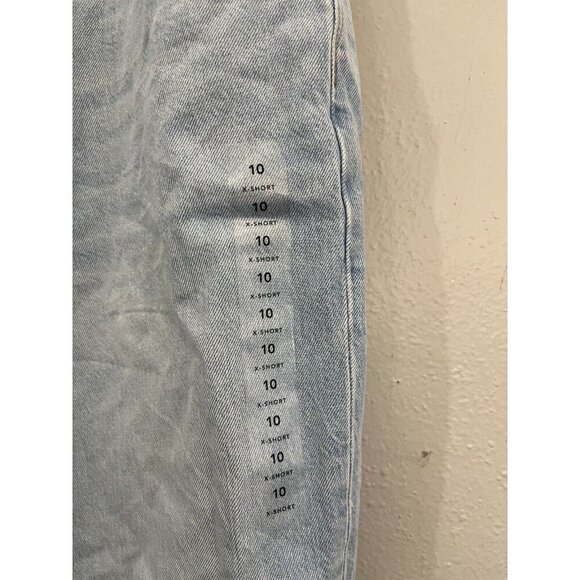 American Eagle Mom Straight Jean Blue Daylight Size 10 /30W Distressed Legs - Picture 5 of 16